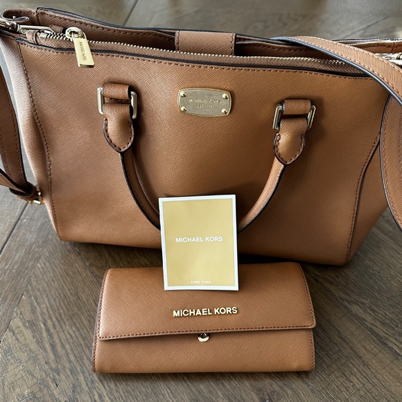 Michael Kors Purse & Wallet - Picture 5 of 5